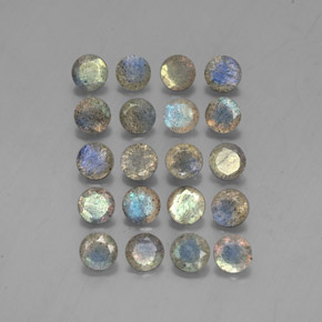 カラットの天然マルチカラーラブラドライト（4.60 mm・透明）