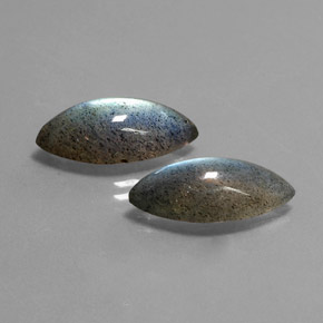 カラットの天然マルチカラーラブラドライト（18.1×8.9 mm・透明）