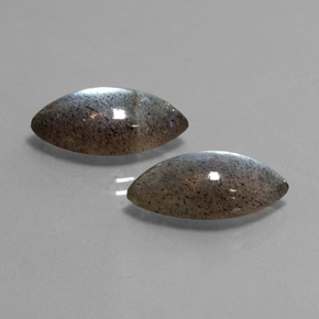 カラットの天然マルチカラーラブラドライト（17.8×9.2 mm・透明）