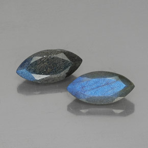 カラットの天然マルチカラーラブラドライト（14×7 mm・透明）