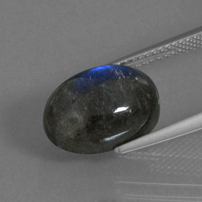 5.60カラットの天然グレーブルーシーンラブラドライト（13×9.1 mm・オーバルカット）
