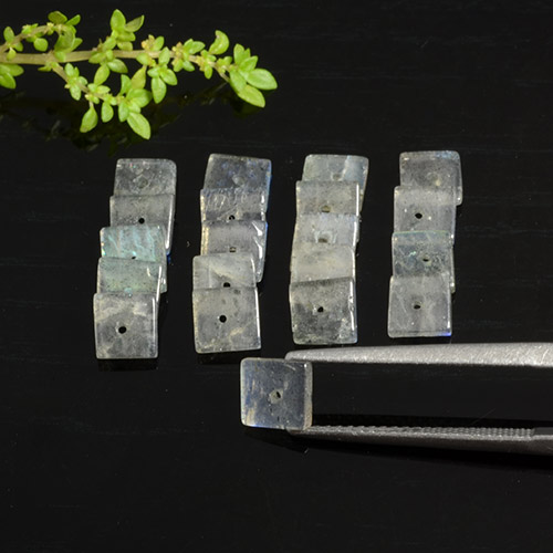 自然派の商品を探す 8.86ct マルチカラー ラブラドライト 宝石, 四角形, マダガスカル からGemSelectで. 在庫あり、世界各国へ発送!