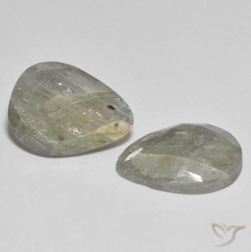 Shop natural 10.81ct マルチカラー ラブラドライト gems, 洋梨の形, from マダガスカル at GemSelect. In stock, global shipping!