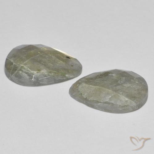 Shop natural 10.81ct マルチカラー ラブラドライト gems, 洋梨の形, from マダガスカル at GemSelect. In stock, global shipping!