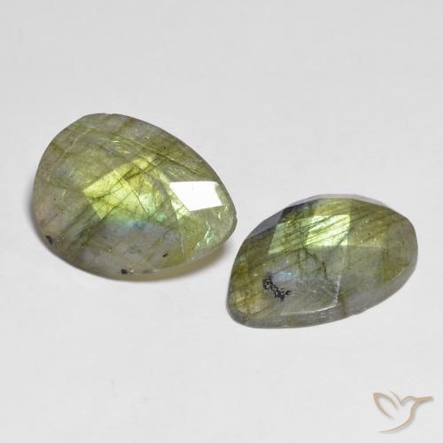 Shop natural 13.42ct マルチカラー ラブラドライト gems, 洋梨の形, from マダガスカル at GemSelect. In stock, global shipping!