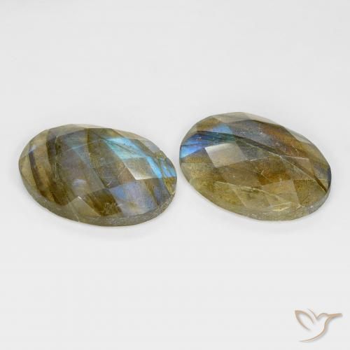 Shop natural 16.81ct マルチカラー ラブラドライト gems, 楕円形, from マダガスカル at GemSelect. In stock, global shipping!