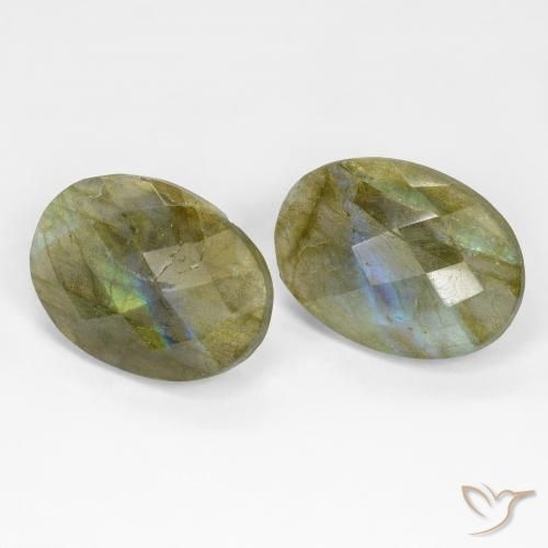Shop natural 15.65ct マルチカラー ラブラドライト gems, 楕円形, from マダガスカル at GemSelect. In stock, global shipping!