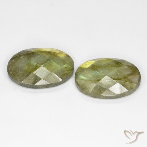 Shop natural 16.30ct マルチカラー ラブラドライト gems, 楕円形, from マダガスカル at GemSelect. In stock, global shipping!
