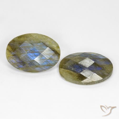 Shop natural 13.71ct マルチカラー ラブラドライト gems, 楕円形, from マダガスカル at GemSelect. In stock, global shipping!