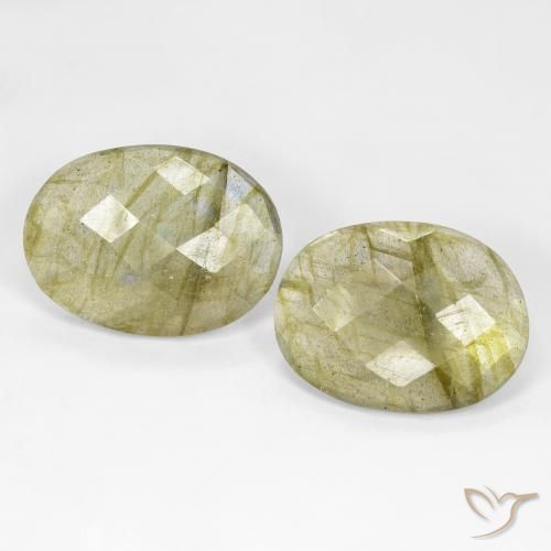 Shop natural 16.61ct マルチカラー ラブラドライト gems, 楕円形, from マダガスカル at GemSelect. In stock, global shipping!