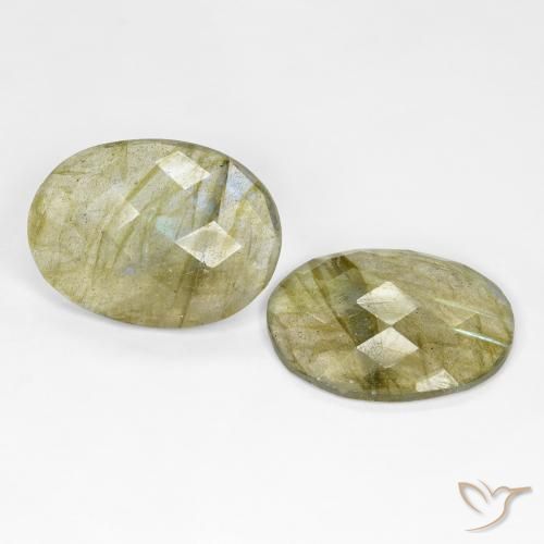 Shop natural 16.61ct マルチカラー ラブラドライト gems, 楕円形, from マダガスカル at GemSelect. In stock, global shipping!