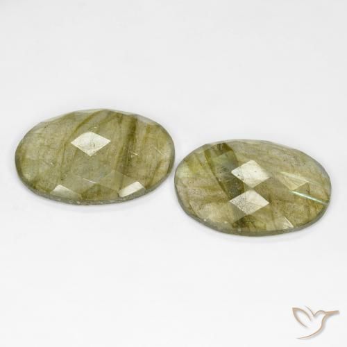 Shop natural 16.61ct マルチカラー ラブラドライト gems, 楕円形, from マダガスカル at GemSelect. In stock, global shipping!