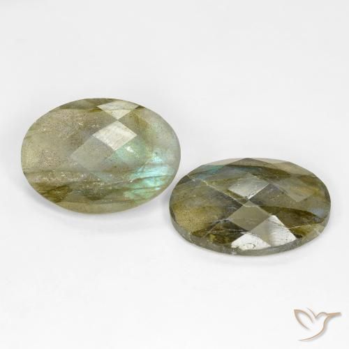 Shop natural 16.40ct マルチカラー ラブラドライト gems, 楕円形, from マダガスカル at GemSelect. In stock, global shipping!