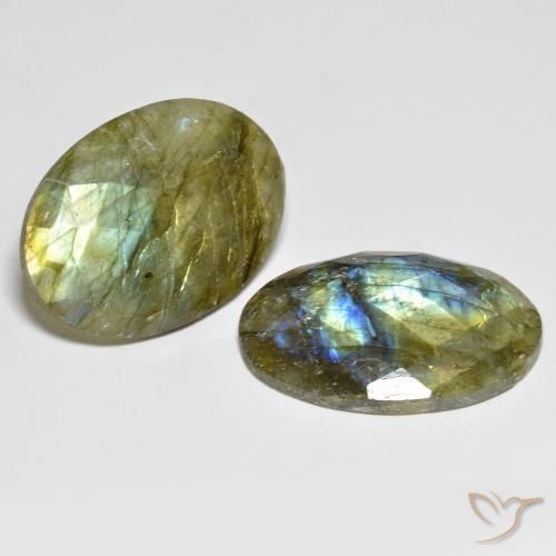 Shop natural 32.34ct マルチカラー ラブラドライト gems, 楕円形, from マダガスカル at GemSelect. In stock, global shipping!