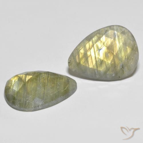 Shop natural 18.77ct マルチカラー ラブラドライト gems, 洋梨の形, from マダガスカル at GemSelect. In stock, global shipping!