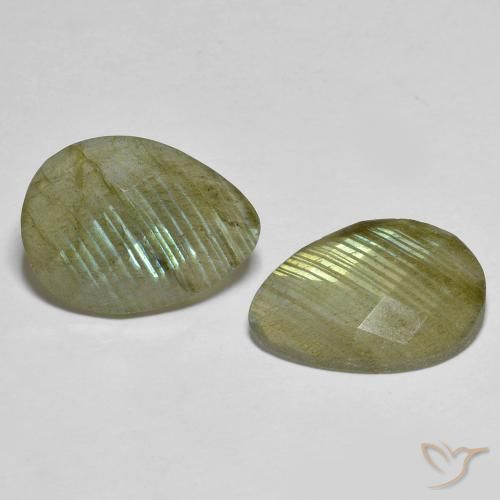 Shop natural 11.04ct マルチカラー ラブラドライト gems, 洋梨の形, from マダガスカル at GemSelect. In stock, global shipping!