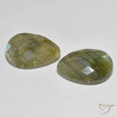 Shop natural 11.38ct マルチカラー ラブラドライト gems, 洋梨の形, from マダガスカル at GemSelect. In stock, global shipping!