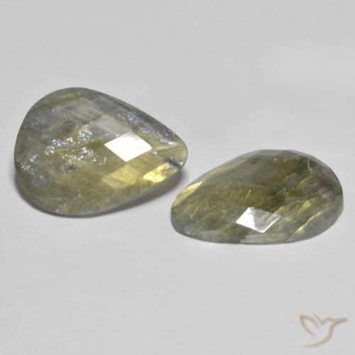 Shop natural 18.15ct マルチカラー ラブラドライト gems, 洋梨の形, from マダガスカル at GemSelect. In stock, global shipping!