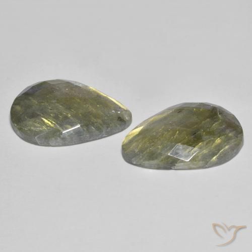 Shop natural 18.15ct マルチカラー ラブラドライト gems, 洋梨の形, from マダガスカル at GemSelect. In stock, global shipping!