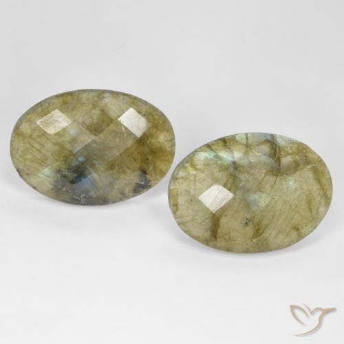 Shop natural 22.96ct マルチカラー ラブラドライト gems, 楕円形, from マダガスカル at GemSelect. In stock, global shipping!