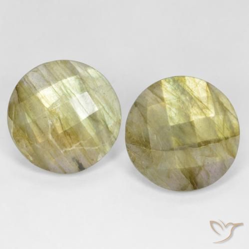 Shop natural 16.20ct マルチカラー ラブラドライト gems, ラウンド, from マダガスカル at GemSelect. In stock, global shipping!