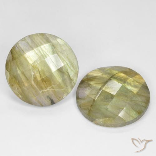 Shop natural 16.20ct マルチカラー ラブラドライト gems, ラウンド, from マダガスカル at GemSelect. In stock, global shipping!