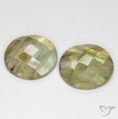 Shop natural 16.20ct マルチカラー ラブラドライト gems, ラウンド, from マダガスカル at GemSelect. In stock, global shipping!