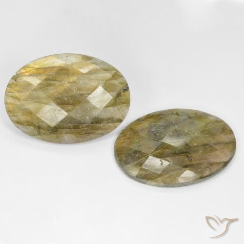 Shop natural 26.05ct マルチカラー ラブラドライト gems, 楕円形, from マダガスカル at GemSelect. In stock, global shipping!
