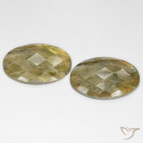 Shop natural 26.05ct マルチカラー ラブラドライト gems, 楕円形, from マダガスカル at GemSelect. In stock, global shipping!