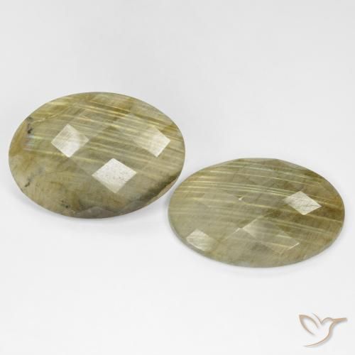 Shop natural 30.12ct マルチカラー ラブラドライト gems, 楕円形, from マダガスカル at GemSelect. In stock, global shipping!