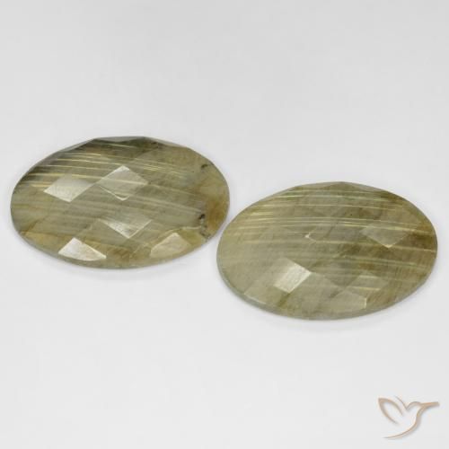 Shop natural 30.12ct マルチカラー ラブラドライト gems, 楕円形, from マダガスカル at GemSelect. In stock, global shipping!