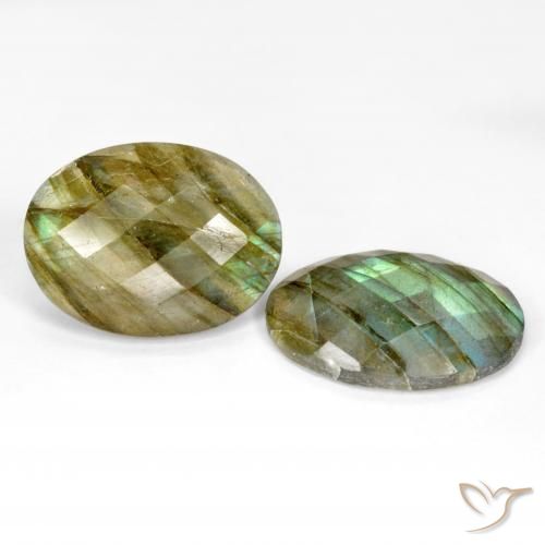 Shop natural 20.16ct マルチカラー ラブラドライト gems, 楕円形, from マダガスカル at GemSelect. In stock, global shipping!