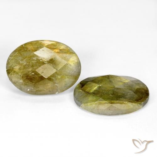Shop natural 15.66ct マルチカラー ラブラドライト gems, 楕円形, from マダガスカル at GemSelect. In stock, global shipping!