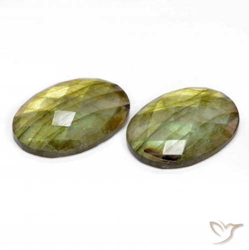 Shop natural 23.37ct マルチカラー ラブラドライト gems, 楕円形, from マダガスカル at GemSelect. In stock, global shipping!