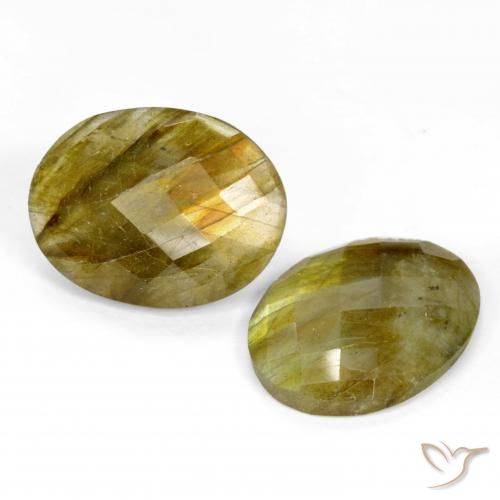 Shop natural 19.29ct マルチカラー ラブラドライト gems, 楕円形, from マダガスカル at GemSelect. In stock, global shipping!