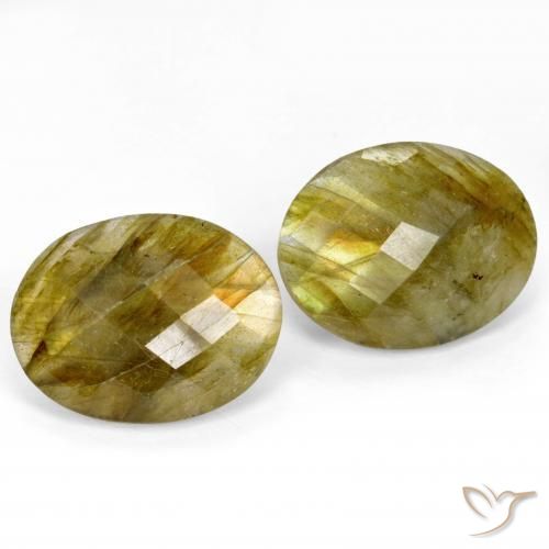 Shop natural 19.29ct マルチカラー ラブラドライト gems, 楕円形, from マダガスカル at GemSelect. In stock, global shipping!