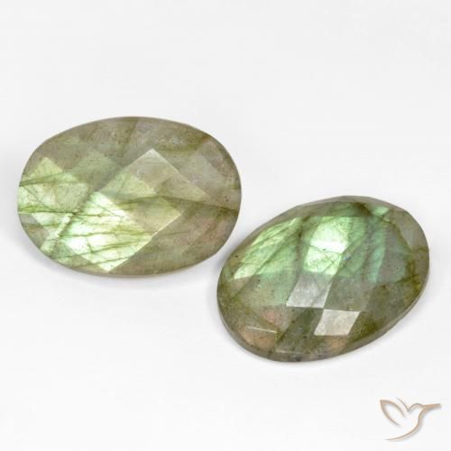 Shop natural 20.95ct マルチカラー ラブラドライト gems, 楕円形, from マダガスカル at GemSelect. In stock, global shipping!