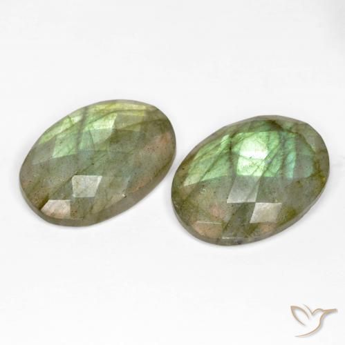 Shop natural 20.95ct マルチカラー ラブラドライト gems, 楕円形, from マダガスカル at GemSelect. In stock, global shipping!