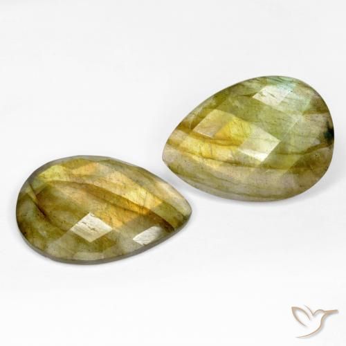 Shop natural 21.21ct マルチカラー ラブラドライト gems, 洋梨の形, from マダガスカル at GemSelect. In stock, global shipping!