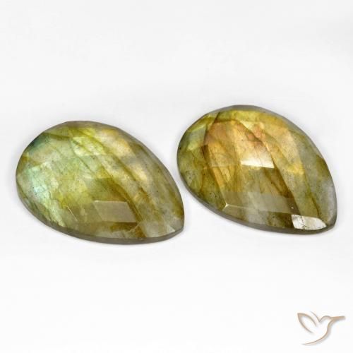 Shop natural 21.21ct マルチカラー ラブラドライト gems, 洋梨の形, from マダガスカル at GemSelect. In stock, global shipping!