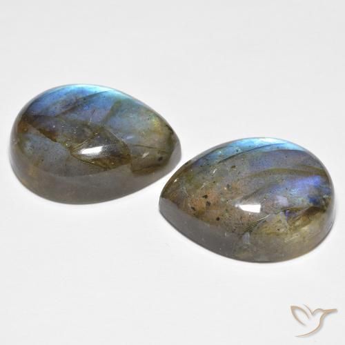 Shop natural 18.90ct マルチカラー ラブラドライト gems, 洋梨の形, from マダガスカル at GemSelect. In stock, global shipping!
