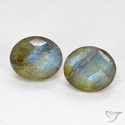 Shop natural 2.39ct マルチカラー ラブラドライト gems, 楕円形, from マダガスカル at GemSelect. In stock, global shipping!