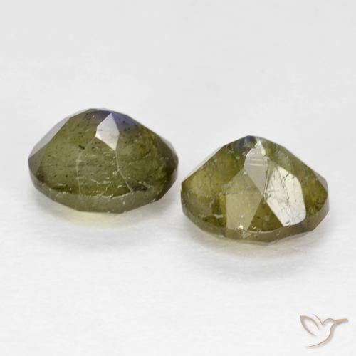 Shop natural 2.39ct マルチカラー ラブラドライト gems, 楕円形, from マダガスカル at GemSelect. In stock, global shipping!