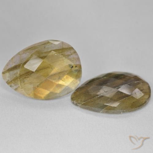Shop natural 19.06ct マルチカラー ラブラドライト gems, 洋梨の形, from マダガスカル at GemSelect. In stock, global shipping!