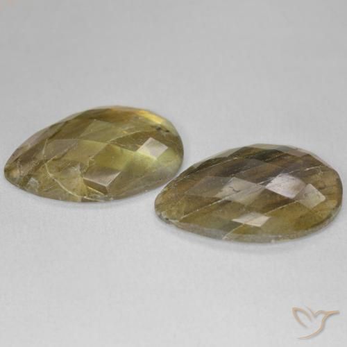 Shop natural 19.06ct マルチカラー ラブラドライト gems, 洋梨の形, from マダガスカル at GemSelect. In stock, global shipping!