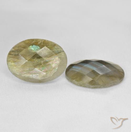 Shop natural 15.34ct マルチカラー ラブラドライト gems, 楕円形, from マダガスカル at GemSelect. In stock, global shipping!