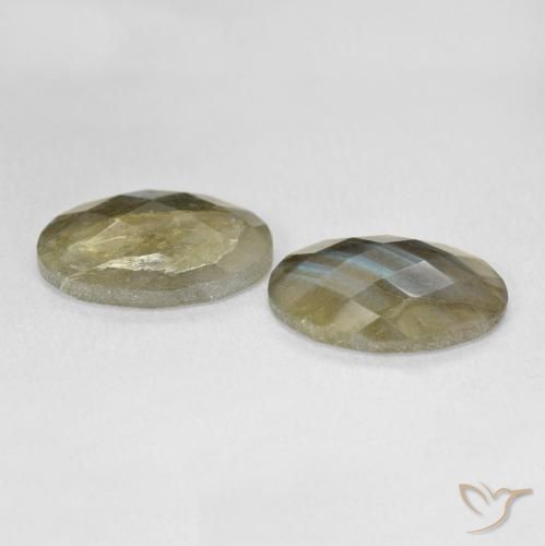 Shop natural 15.34ct マルチカラー ラブラドライト gems, 楕円形, from マダガスカル at GemSelect. In stock, global shipping!