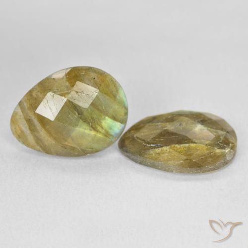 Shop natural 11.14ct マルチカラー ラブラドライト gems, 洋梨の形, from マダガスカル at GemSelect. In stock, global shipping!