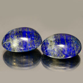 カラットの天然ロイヤルブルーラピスラズリ（17×13.9 mm・オーバルカット）