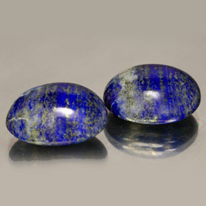 カラットの天然ロイヤルブルーラピスラズリ（17×13.9 mm・オーバルカット）